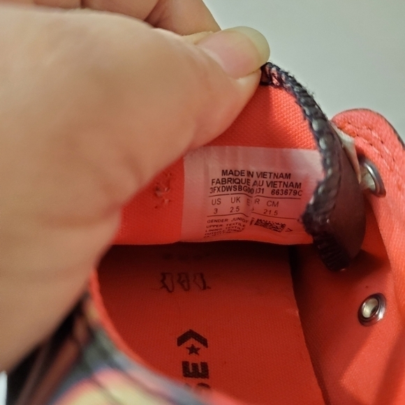 Pretty Strong Girls Converse size 3 - Picture 7 of 9